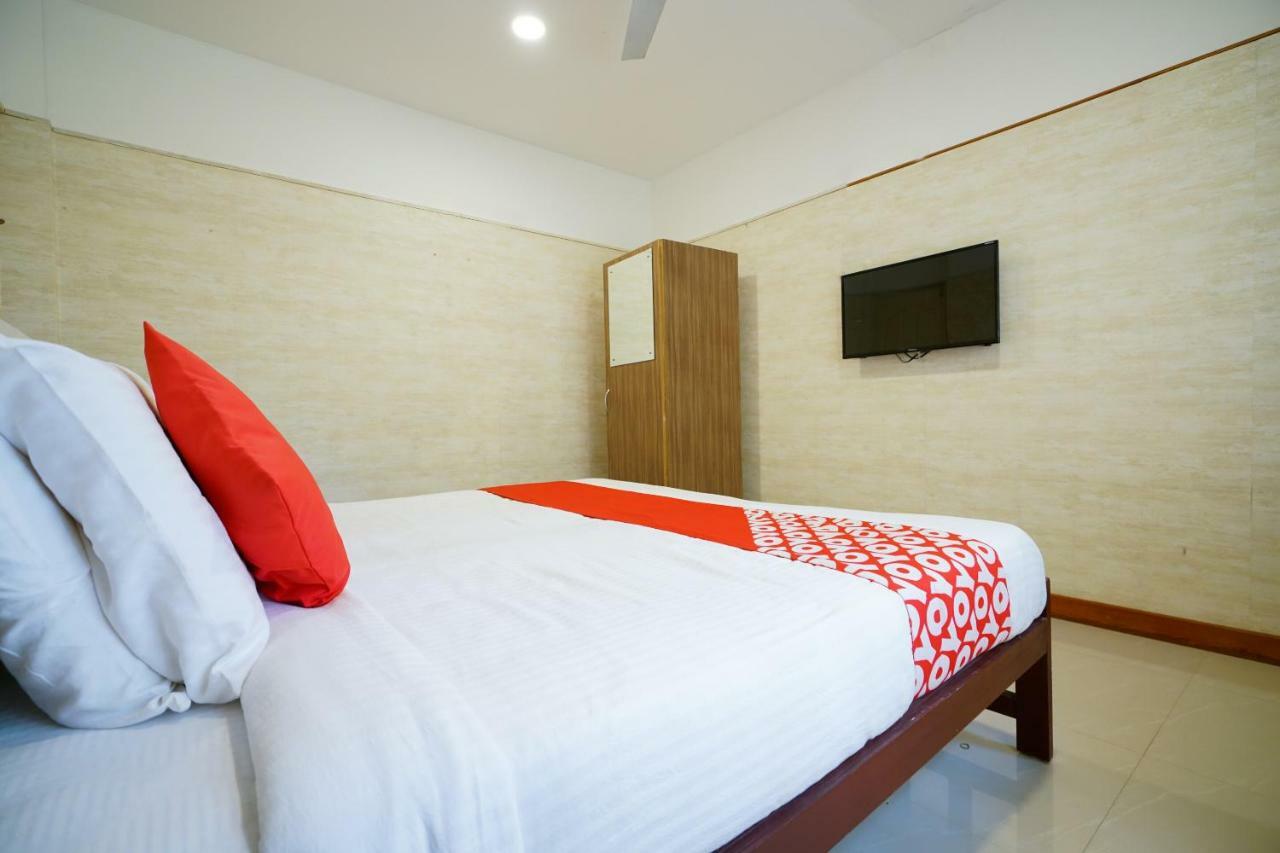 Heaven Gardens Hotel Kochi Exterior foto