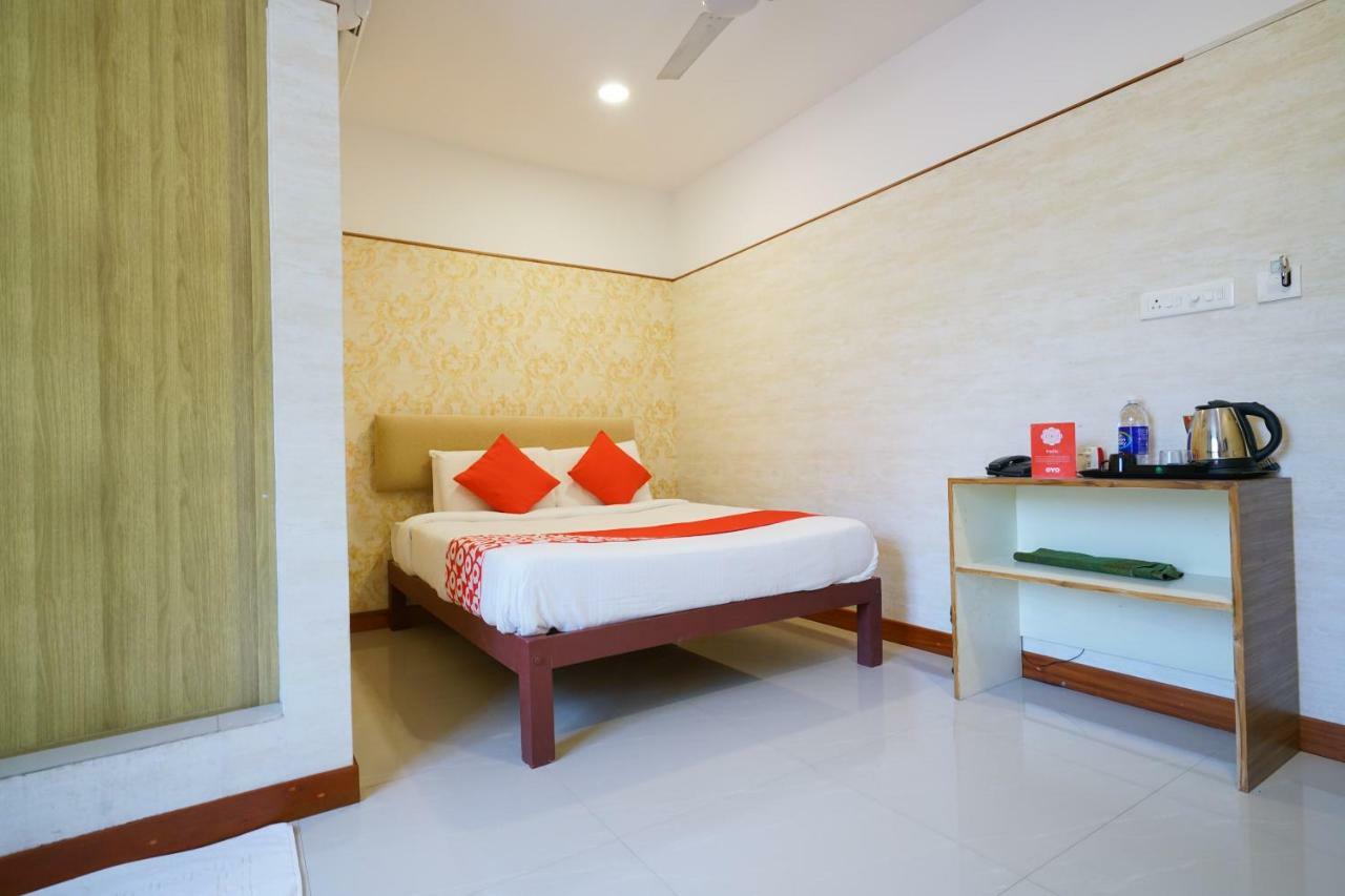Heaven Gardens Hotel Kochi Exterior foto